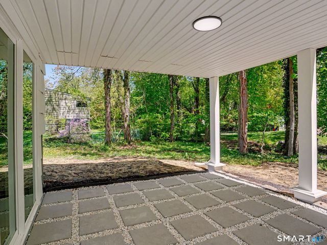 6 Eric Court, Norwalk, CT 06851