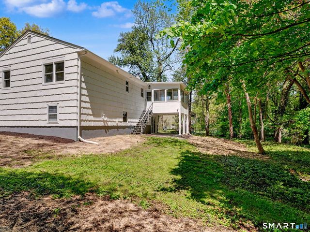 6 Eric Court, Norwalk, CT 06851