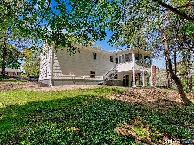 6 Eric Court, Norwalk, CT 06851