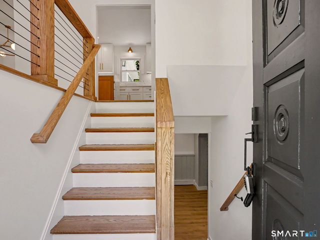 6 Eric Court, Norwalk, CT 06851