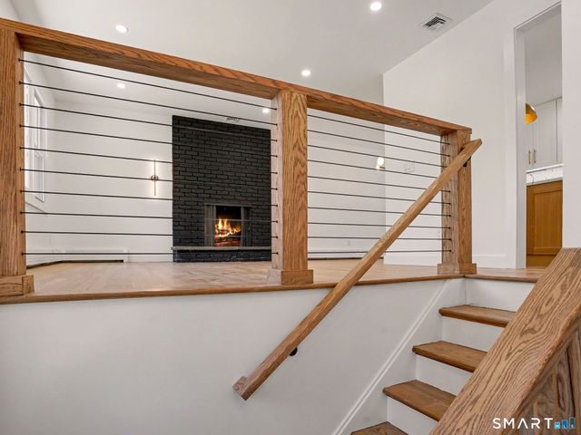 6 Eric Court, Norwalk, CT 06851