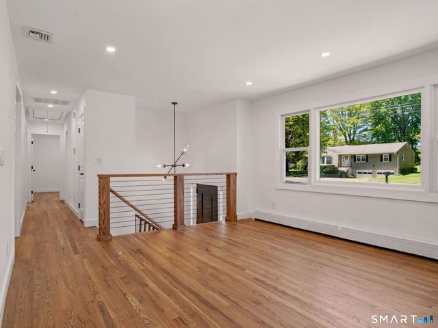 6 Eric Court, Norwalk, CT 06851