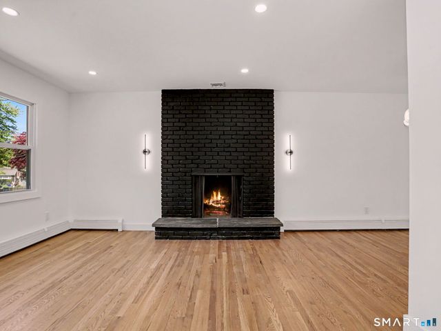 6 Eric Court, Norwalk, CT 06851