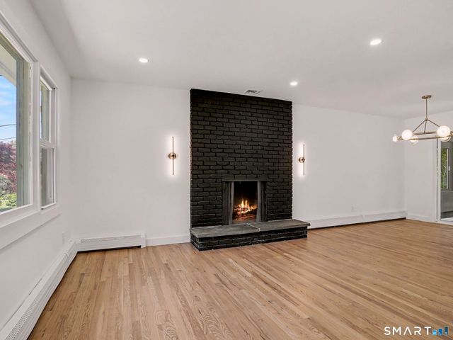 6 Eric Court, Norwalk, CT 06851