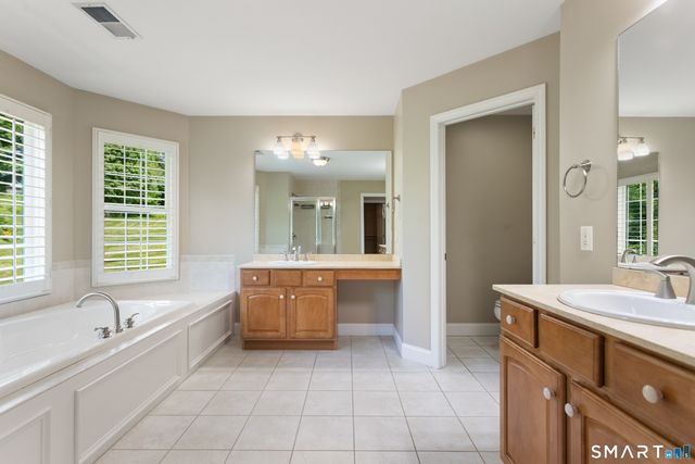 3 Tobins Court 3, Danbury, CT 06810