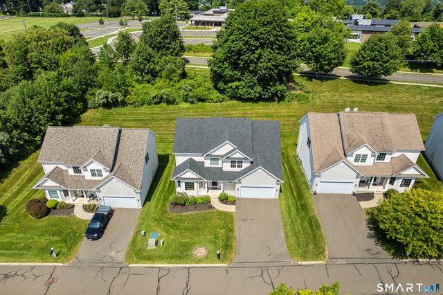 3 Tobins Court 3, Danbury, CT 06810