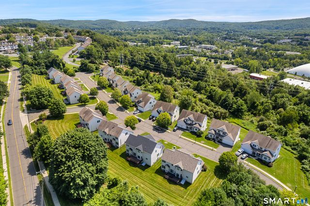 3 Tobins Court 3, Danbury, CT 06810