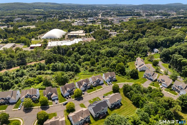 3 Tobins Court 3, Danbury, CT 06810