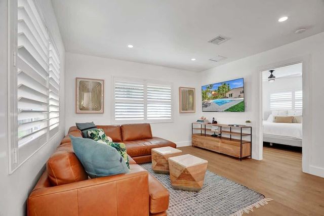 1043 N Victoria Park Road 1-2, Fort Lauderdale, FL 33304