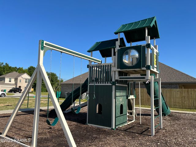 108 Abbeywood Court, Youngsville, LA 70592