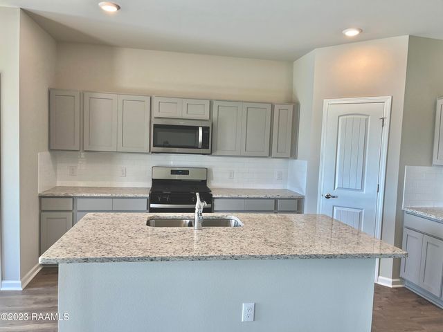 108 Abbeywood Court, Youngsville, LA 70592