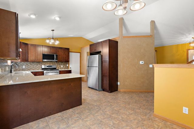 362 Kimrich Circle S, Valparaiso, IN 46385