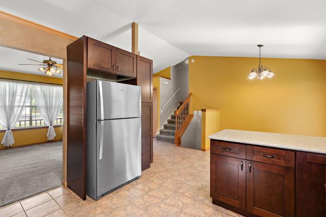 362 Kimrich Circle S, Valparaiso, IN 46385