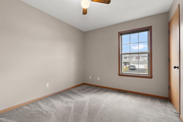 362 Kimrich Circle S, Valparaiso, IN 46385