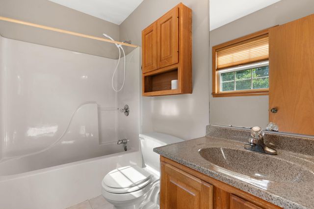 362 Kimrich Circle S, Valparaiso, IN 46385