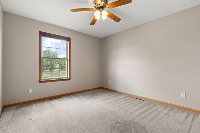 362 Kimrich Circle S, Valparaiso, IN 46385