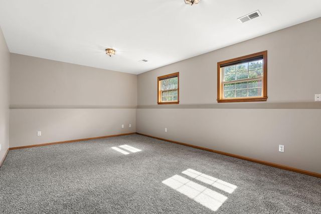 362 Kimrich Circle S, Valparaiso, IN 46385