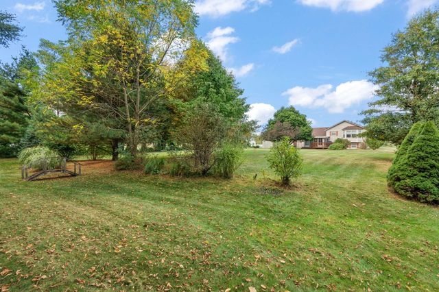 362 Kimrich Circle S, Valparaiso, IN 46385