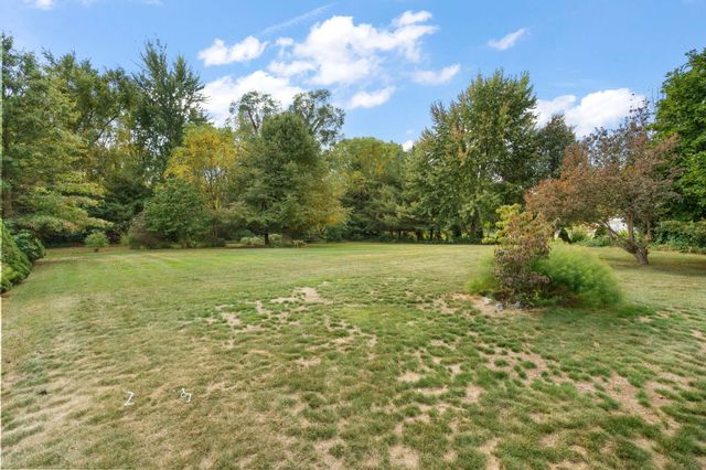 362 Kimrich Circle S, Valparaiso, IN 46385