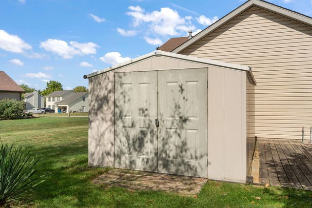 362 Kimrich Circle S, Valparaiso, IN 46385