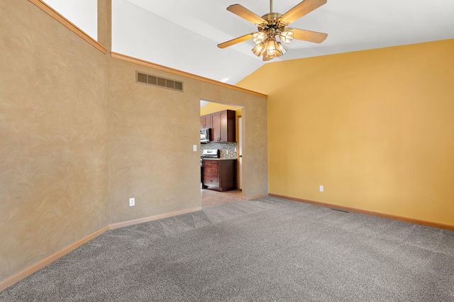 362 Kimrich Circle S, Valparaiso, IN 46385