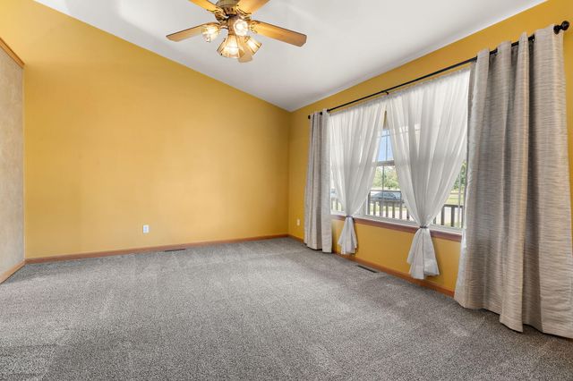 362 Kimrich Circle S, Valparaiso, IN 46385