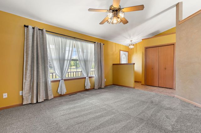 362 Kimrich Circle S, Valparaiso, IN 46385