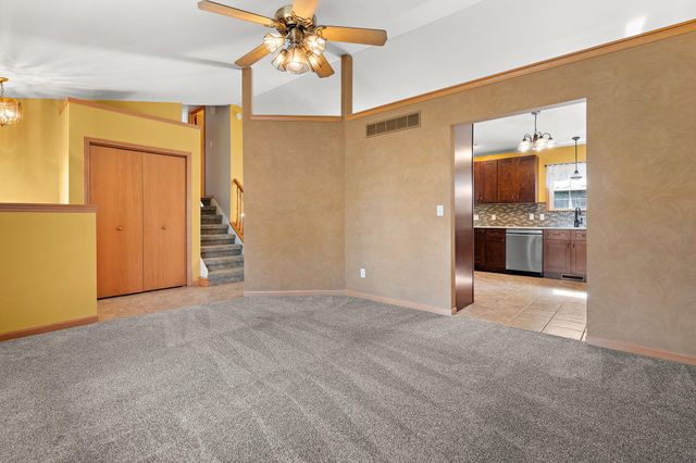 362 Kimrich Circle S, Valparaiso, IN 46385