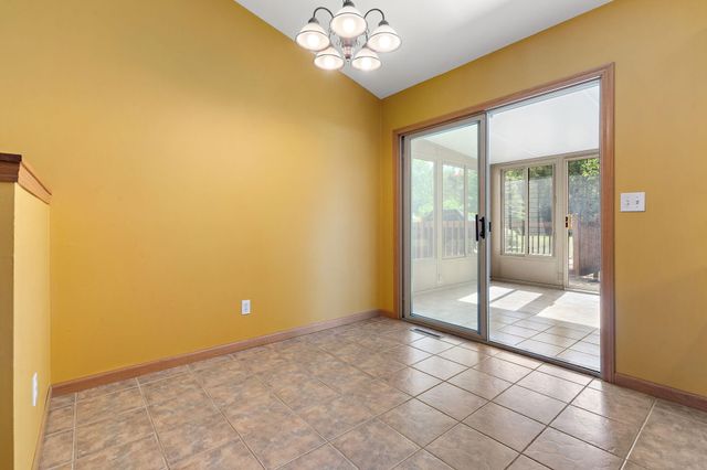 362 Kimrich Circle S, Valparaiso, IN 46385