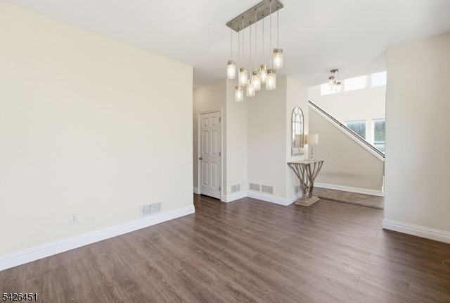 15 Aspen Ct, Hardyston Twp., NJ 07419