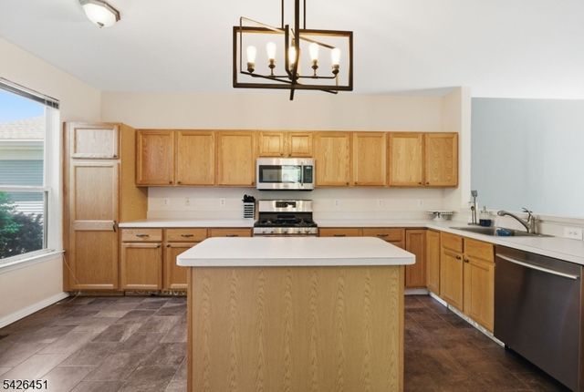 15 Aspen Ct, Hardyston Twp., NJ 07419