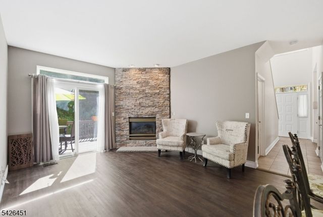 15 Aspen Ct, Hardyston Twp., NJ 07419