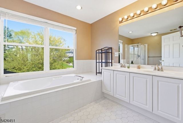 15 Aspen Ct, Hardyston Twp., NJ 07419