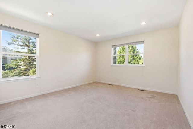 15 Aspen Ct, Hardyston Twp., NJ 07419