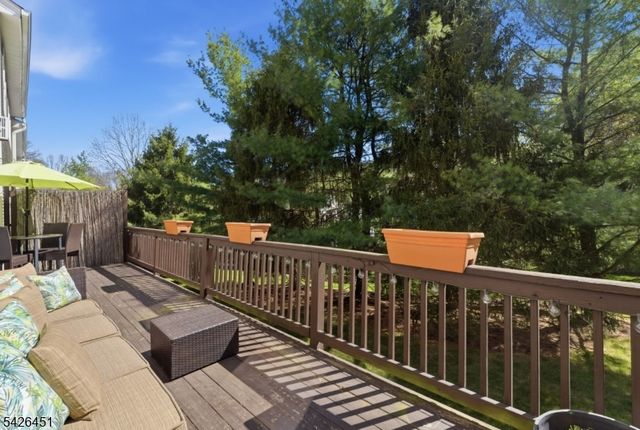 15 Aspen Ct, Hardyston Twp., NJ 07419