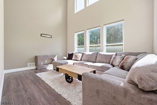 15 Aspen Ct, Hardyston Twp., NJ 07419