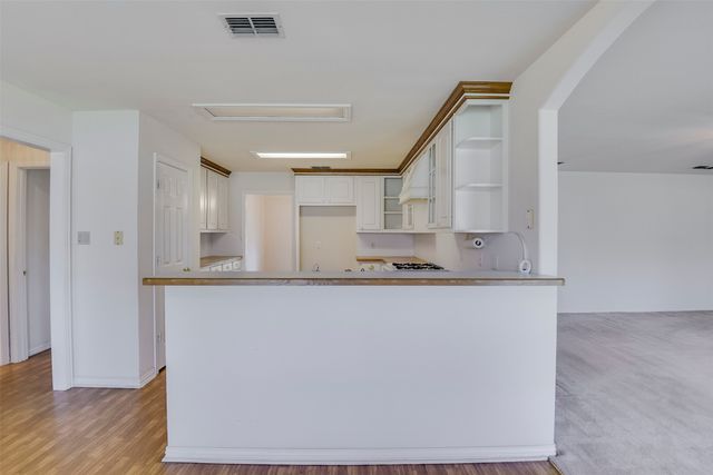 311 Northgate Drive, Waxahachie, TX 75165