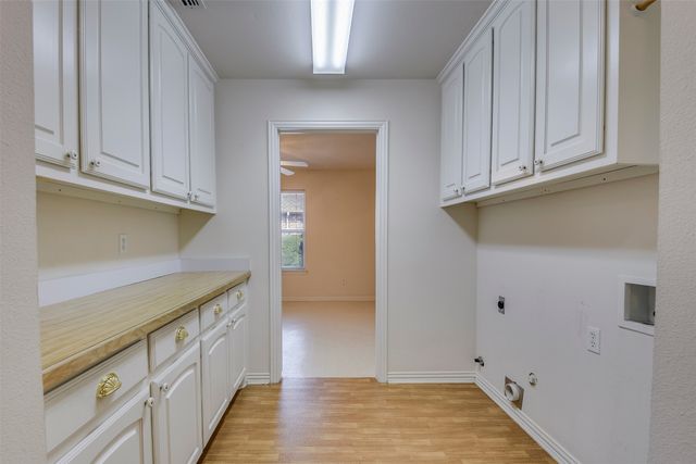 311 Northgate Drive, Waxahachie, TX 75165