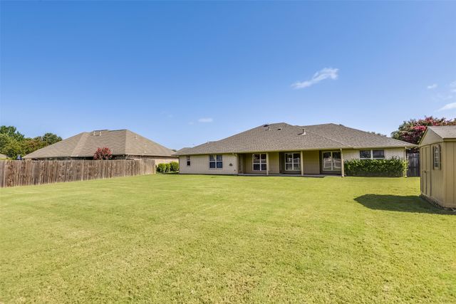 311 Northgate Drive, Waxahachie, TX 75165