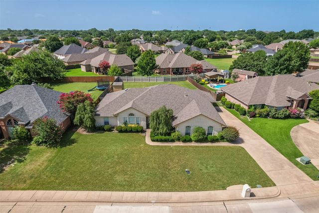 311 Northgate Drive, Waxahachie, TX 75165