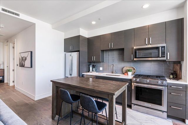 222 West Ave 2604, Austin, TX 78701