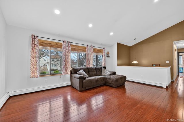 22 Cambridge Circle, Monroe, NY 10950