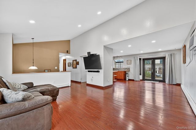 22 Cambridge Circle, Monroe, NY 10950