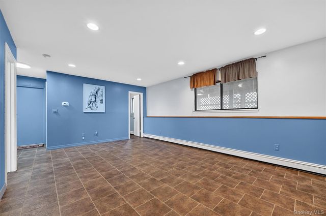 22 Cambridge Circle, Monroe, NY 10950