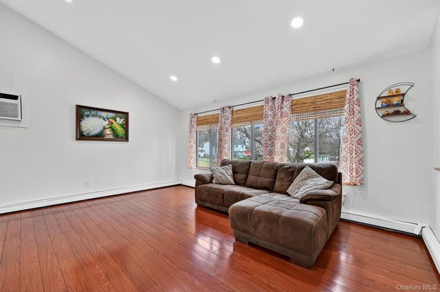 22 Cambridge Circle, Monroe, NY 10950