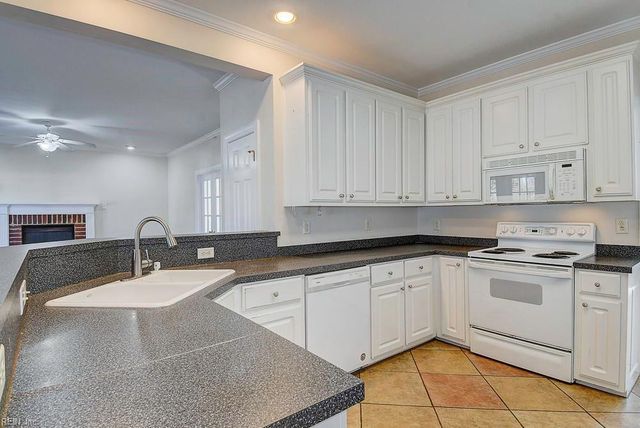 2808 Scaleboard CIR, Chesapeake, VA 23323