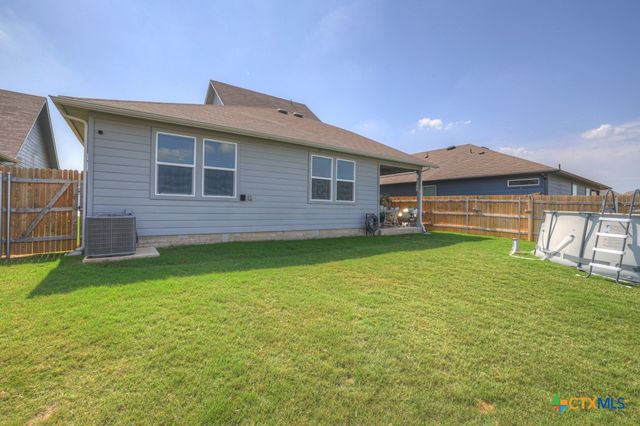 437 Signe, Seguin, TX 78155