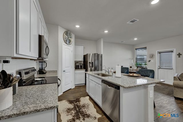 437 Signe, Seguin, TX 78155