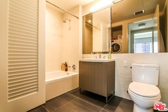 889 Francisco Street 905, Los Angeles, CA 90017