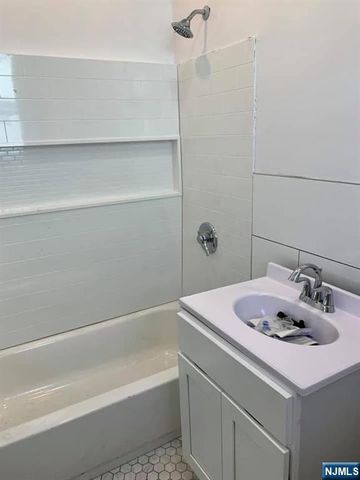 632 Chase Avenue 2, Lyndhurst, NJ 07071